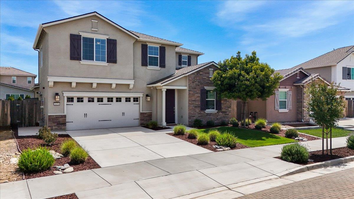 1674 Carrara Lane