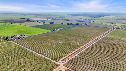 4506 S Ispen Le Grand CA 95333