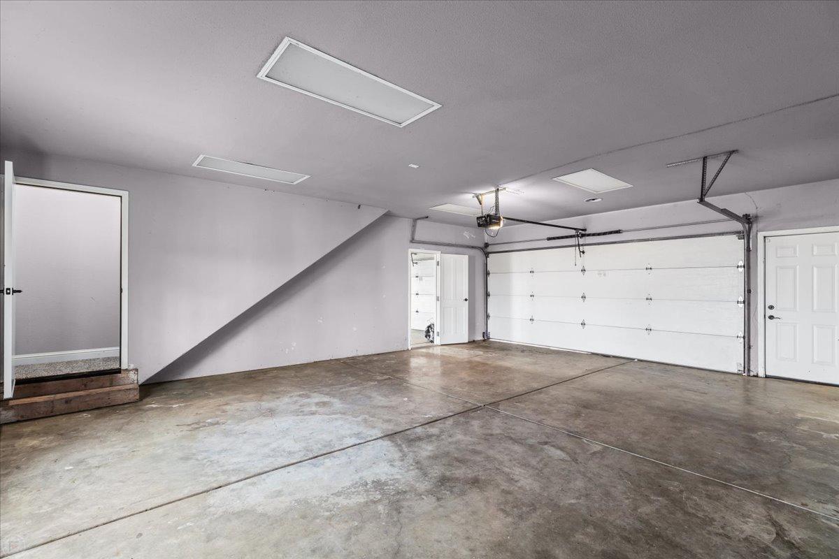 Los Banos, California 93635, United States, 3 Bedrooms Bedrooms, ,3 BathroomsBathrooms,Residential,Active,25210