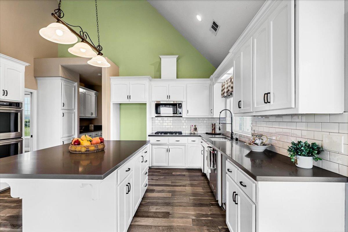 Los Banos, California 93635, United States, 3 Bedrooms Bedrooms, ,3 BathroomsBathrooms,Residential,Active,25210