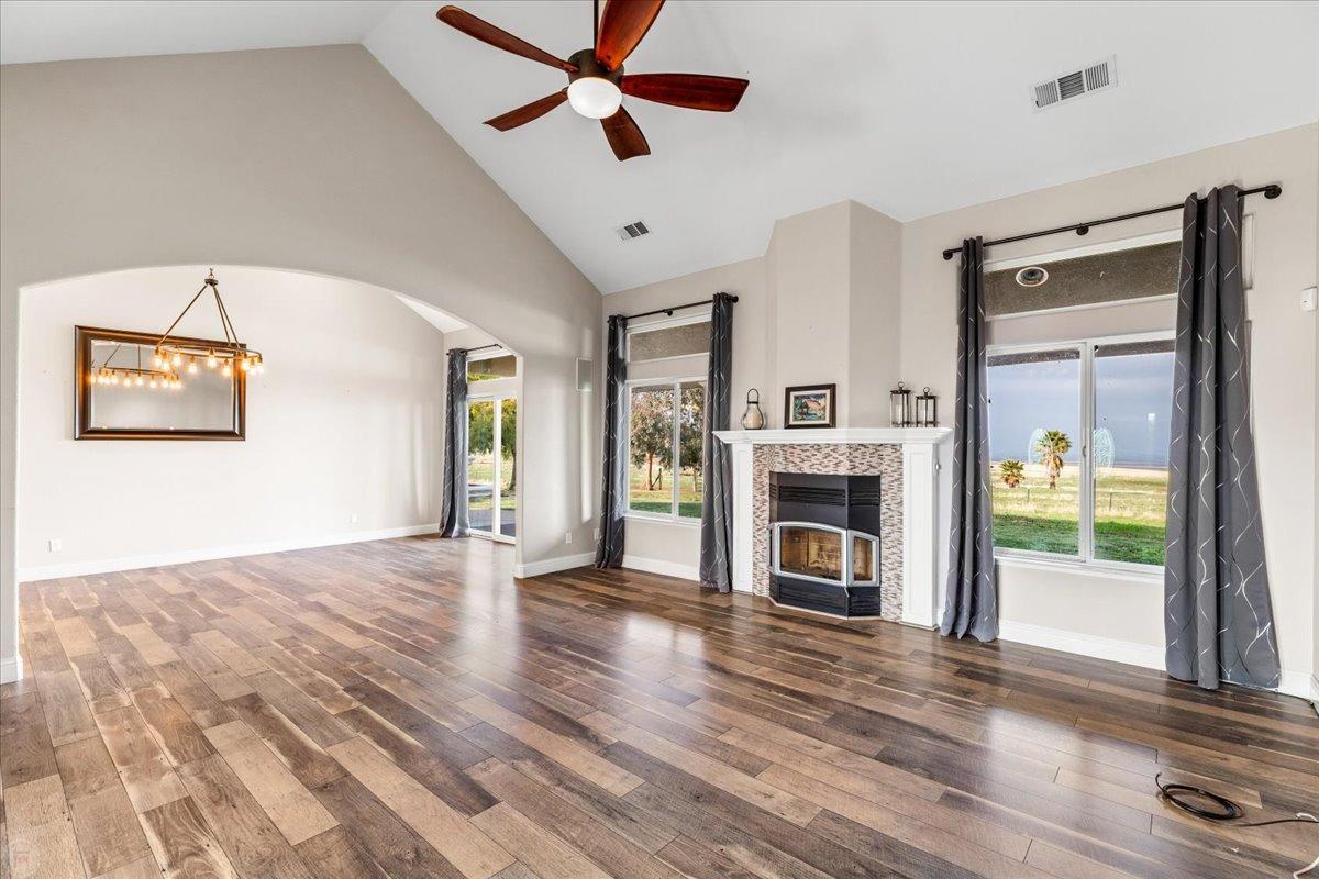 Los Banos, California 93635, United States, 3 Bedrooms Bedrooms, ,3 BathroomsBathrooms,Residential,Active,25210