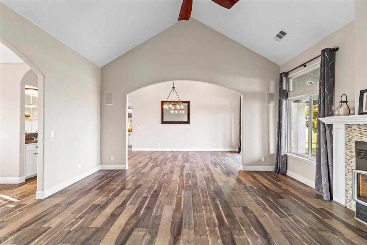 Los Banos, California 93635, United States, 3 Bedrooms Bedrooms, ,3 BathroomsBathrooms,Residential,Active,25210