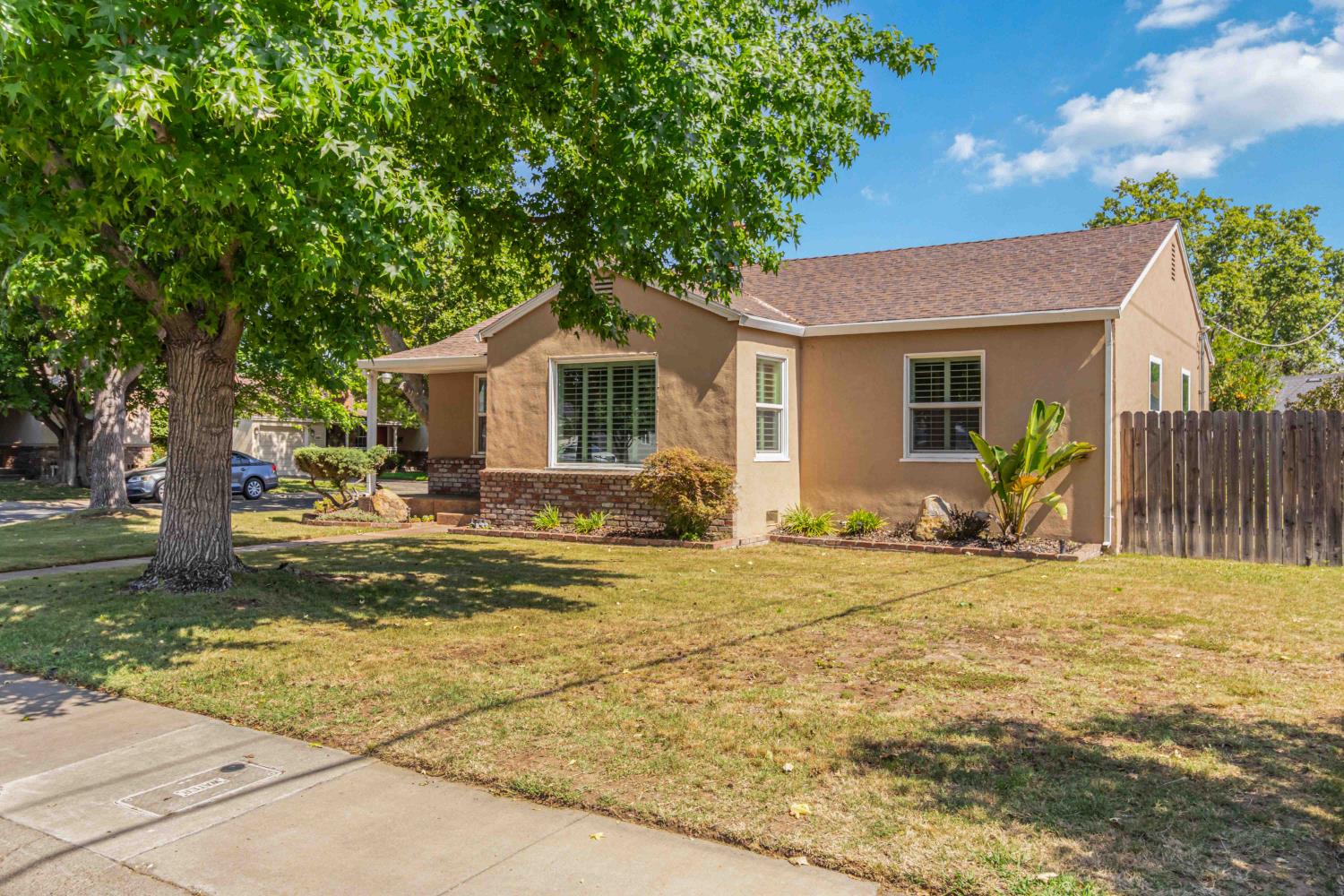 4913 Helen Way