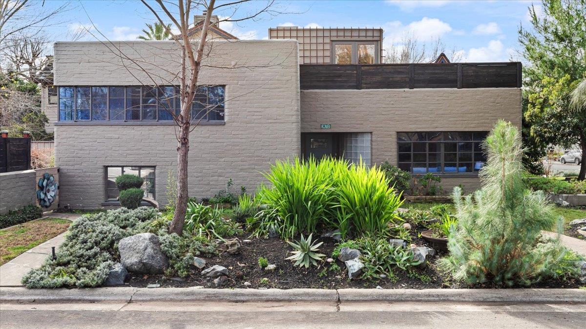 1018 W Morris Avenue