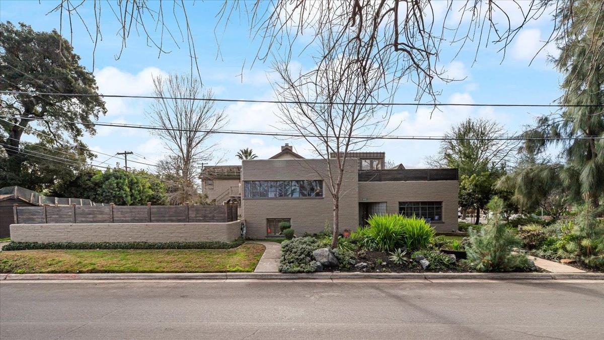 1018 W Morris Avenue