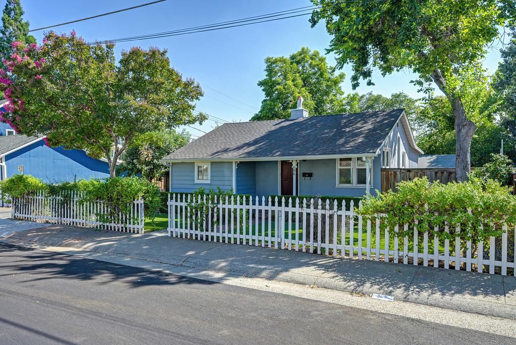 606 Reading Street