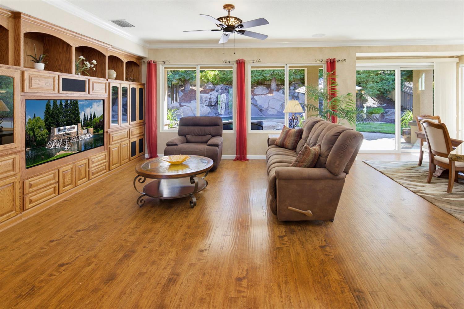 1945 Laurelhurst Lane