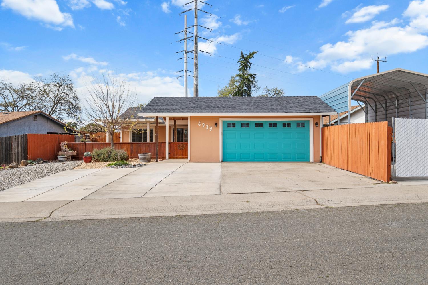 6939 Escallonia Drive