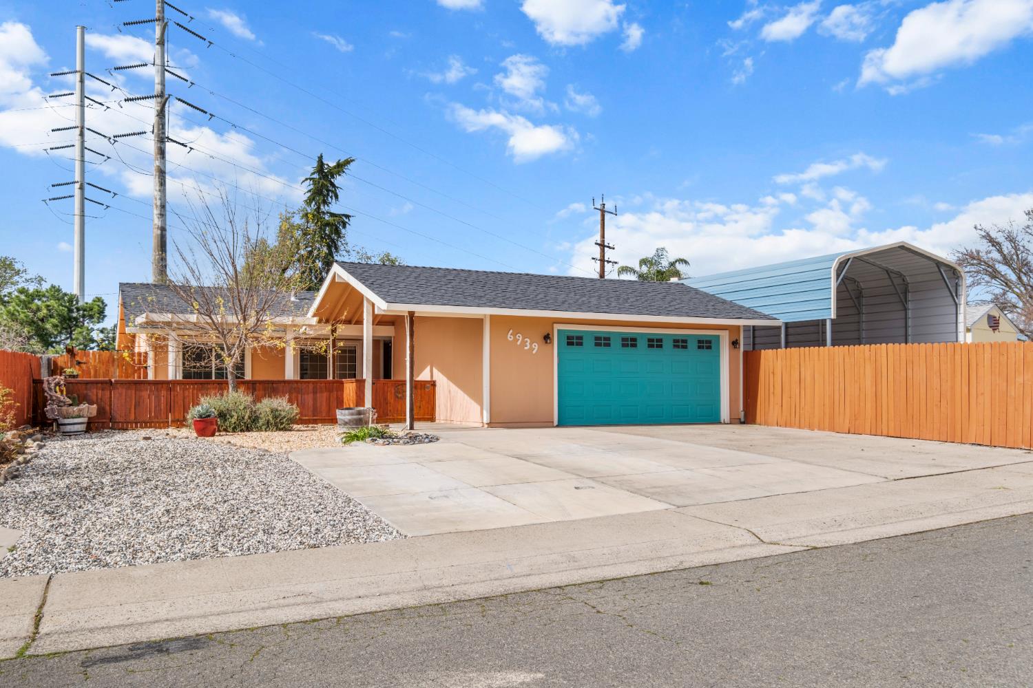 6939 Escallonia Drive