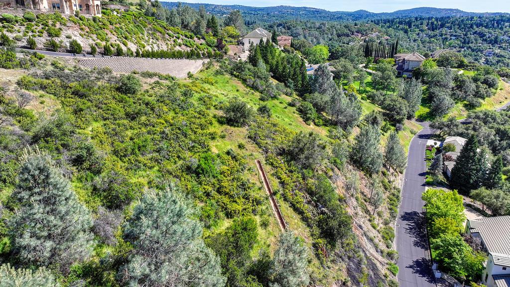 1076 La Sierra Drive