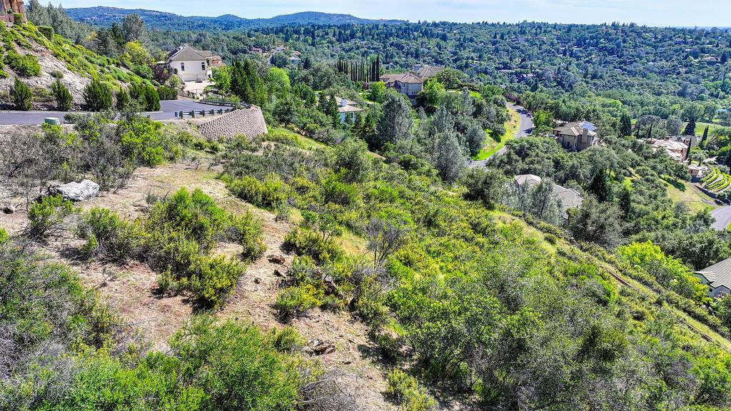 1076 La Sierra Drive