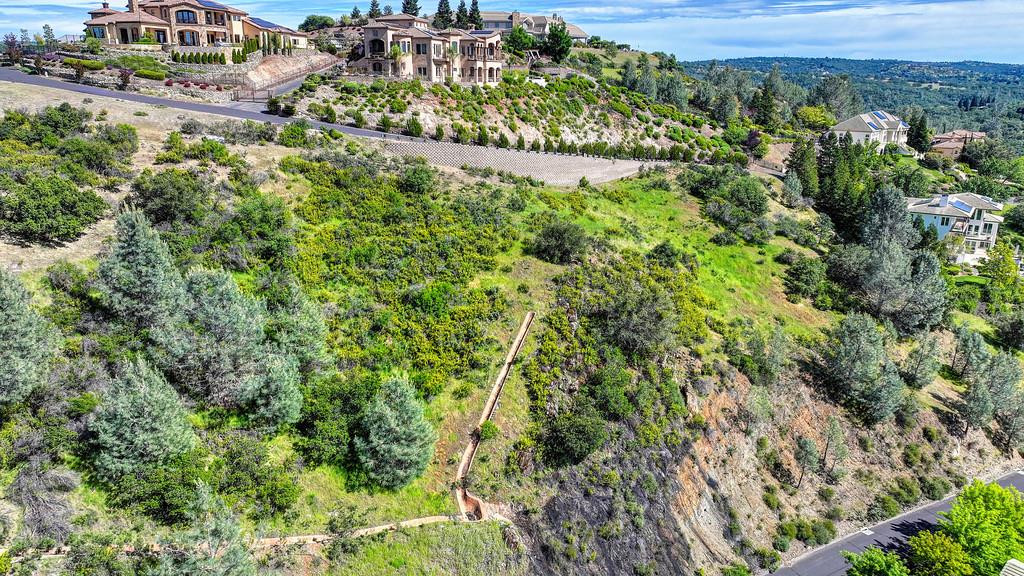 1076 La Sierra Drive