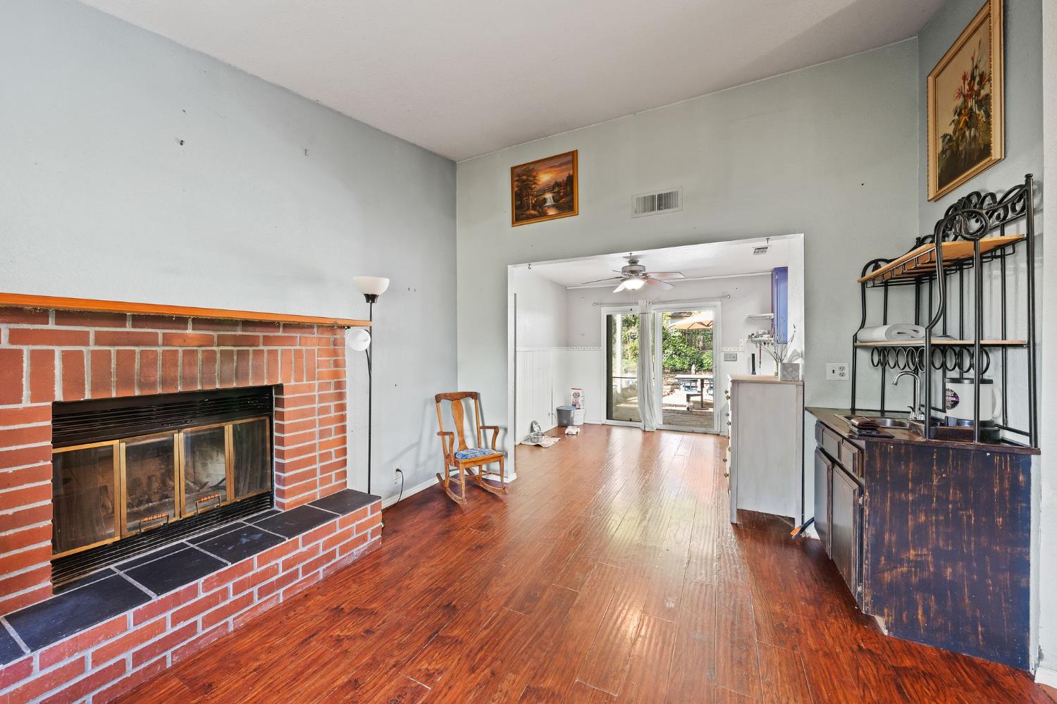 7333 Veterans Lane
