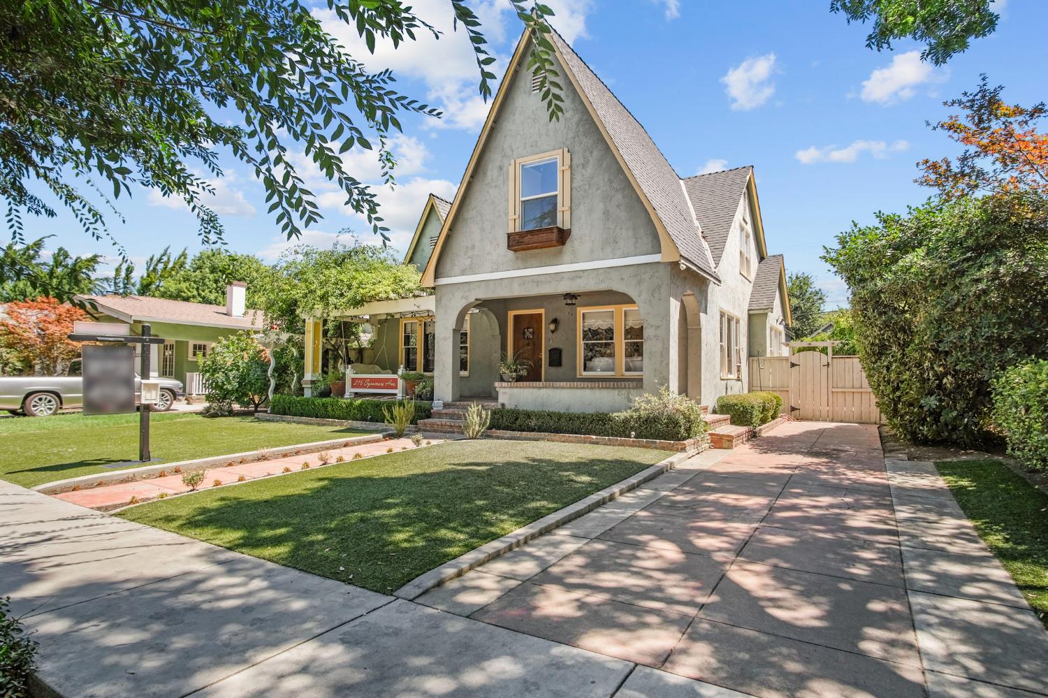 216 Sycamore Avenue