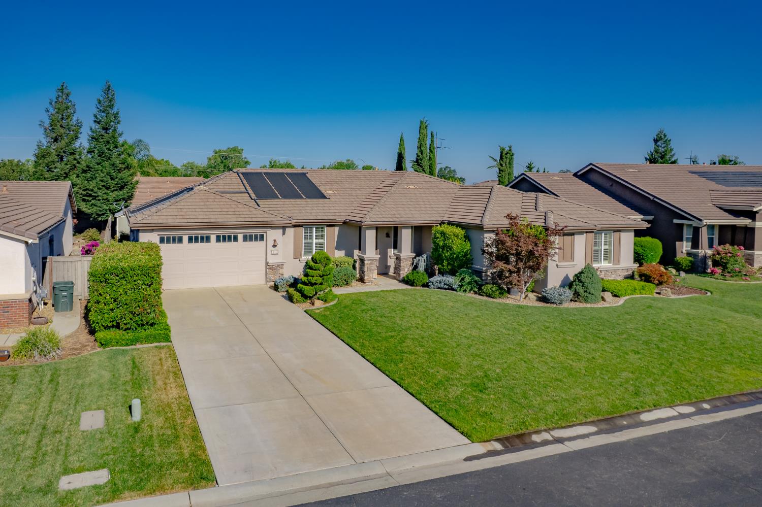 890 Calabrese Way
