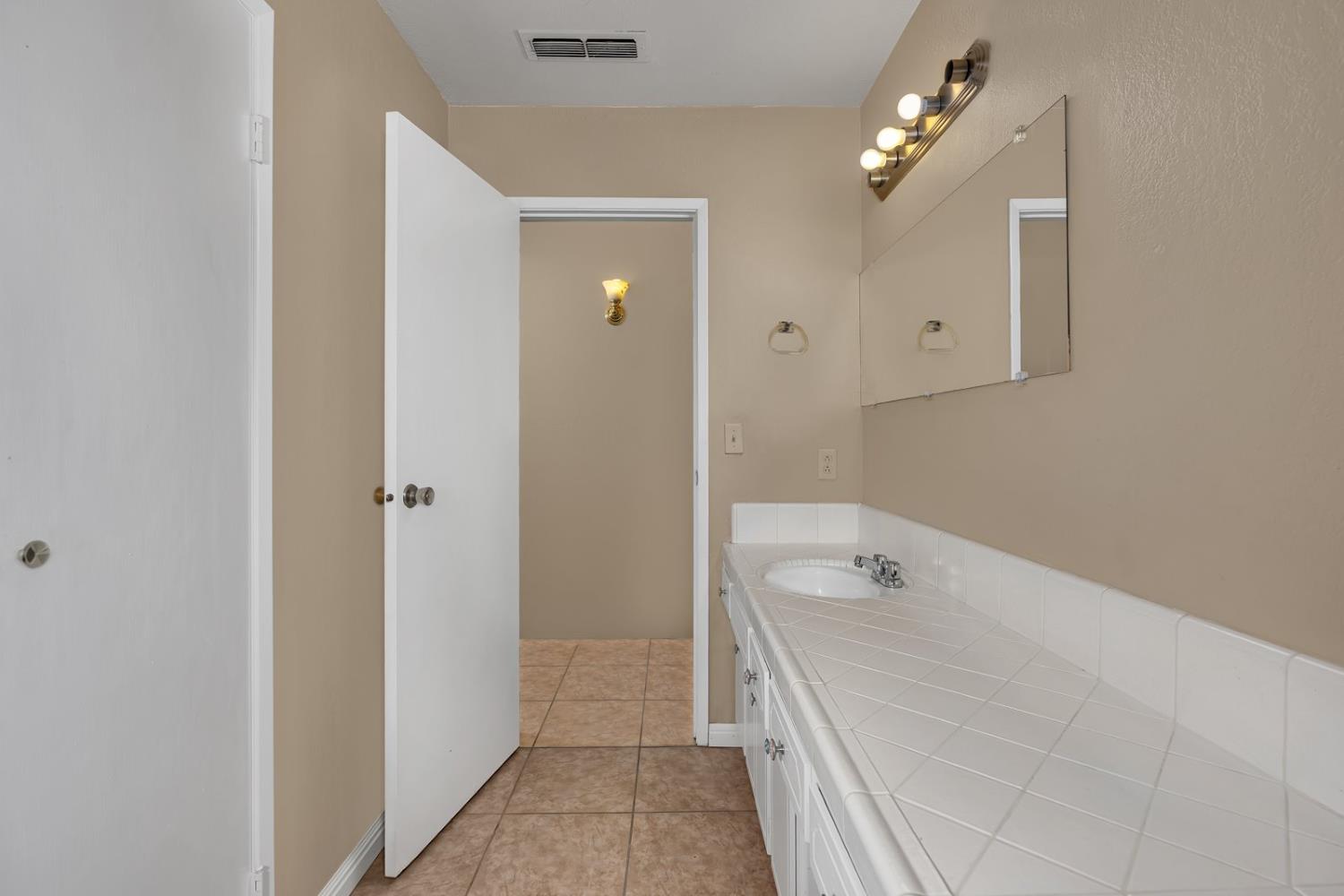 Dos Palos, California 93620, United States, 3 Bedrooms Bedrooms, ,2 BathroomsBathrooms,Residential,Active,170141