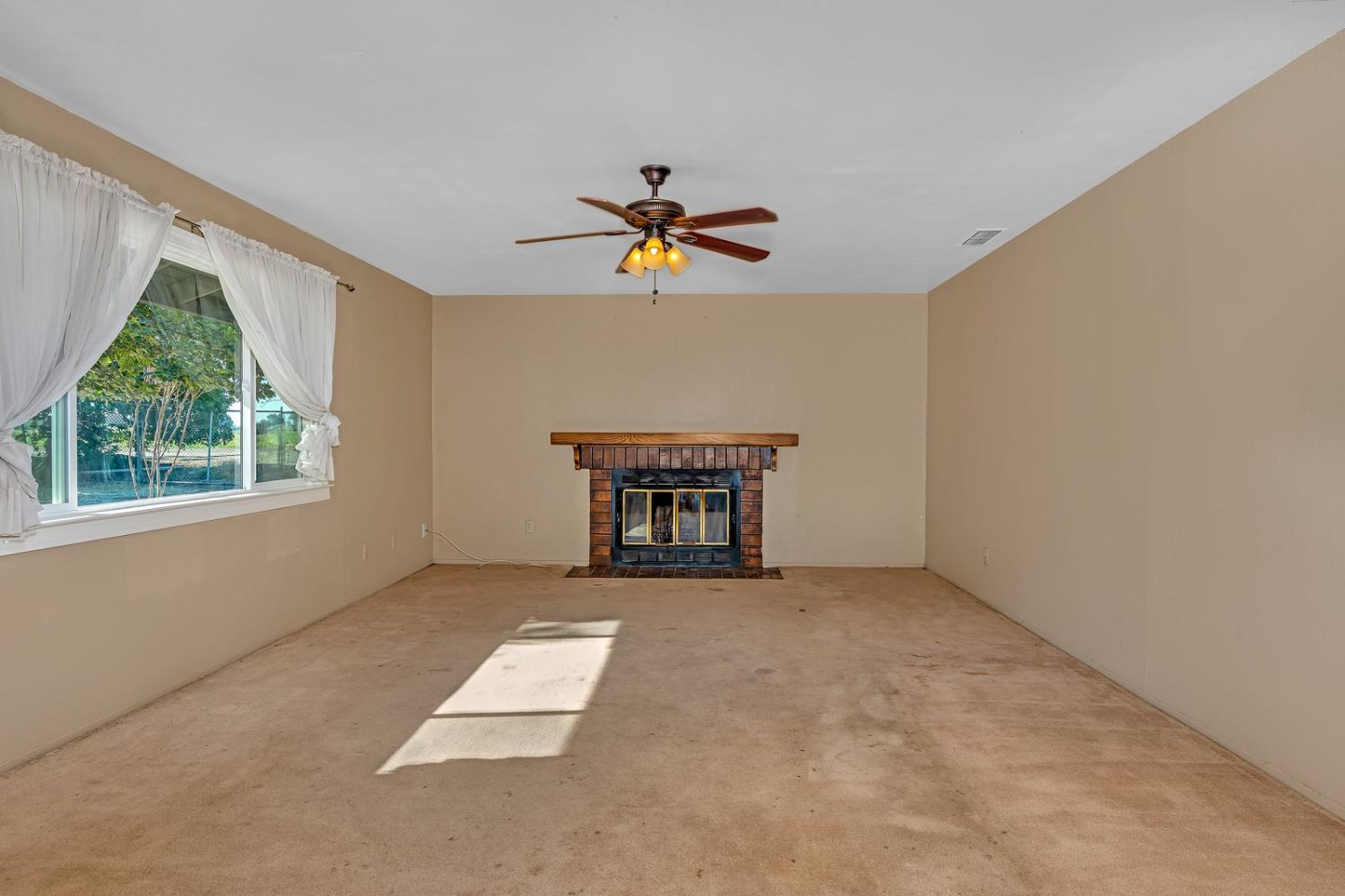 Dos Palos, California 93620, United States, 3 Bedrooms Bedrooms, ,2 BathroomsBathrooms,Residential,Active,170141