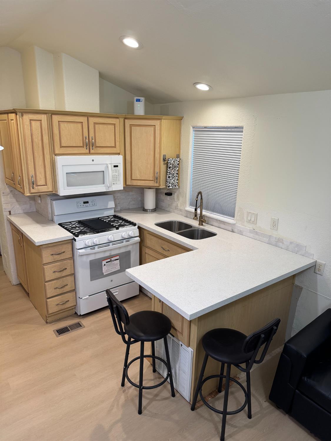 668 Sutter Street 40