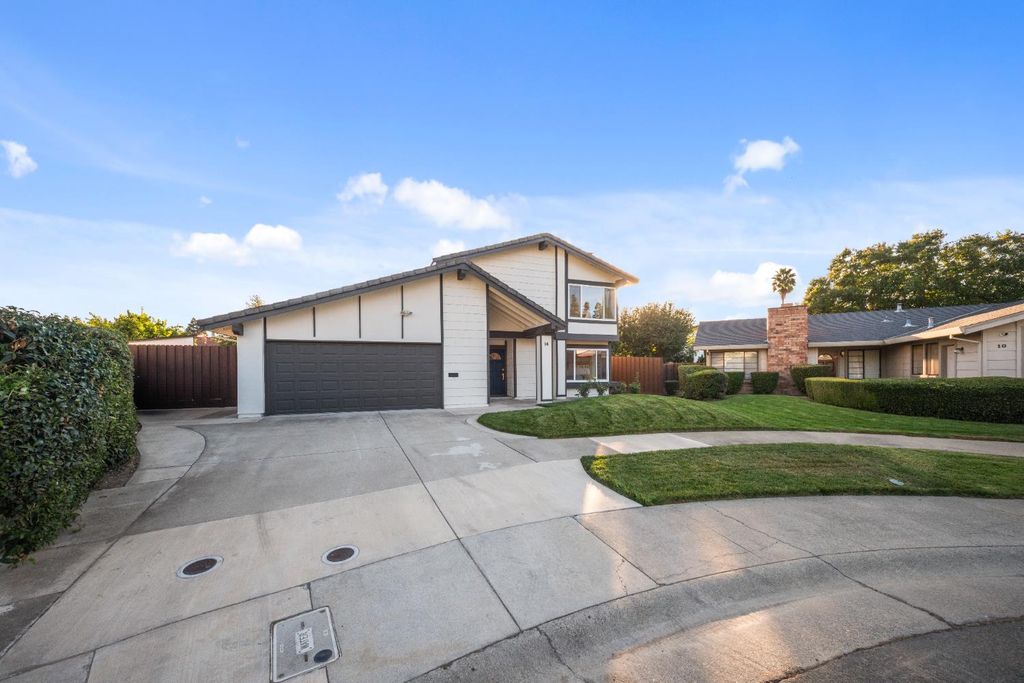 Photo of 14 Morningsun Court, Sacramento, CA 95831 (MLS # 226007373)