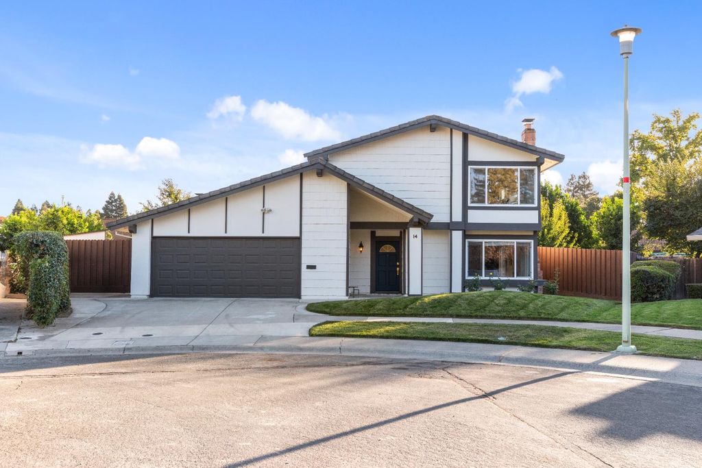 Photo of 14 Morningsun Court, Sacramento, CA 95831 (MLS # 226007373)