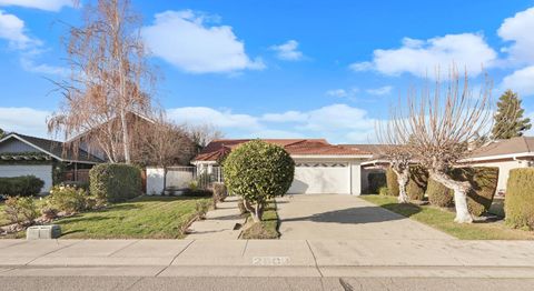 2609 Meadow Lake Drive, Stockton, CA 95207 - MLS#: 225010558