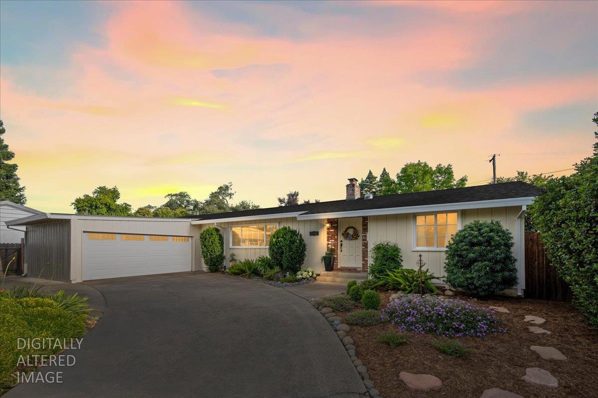 9460 Golden Drive