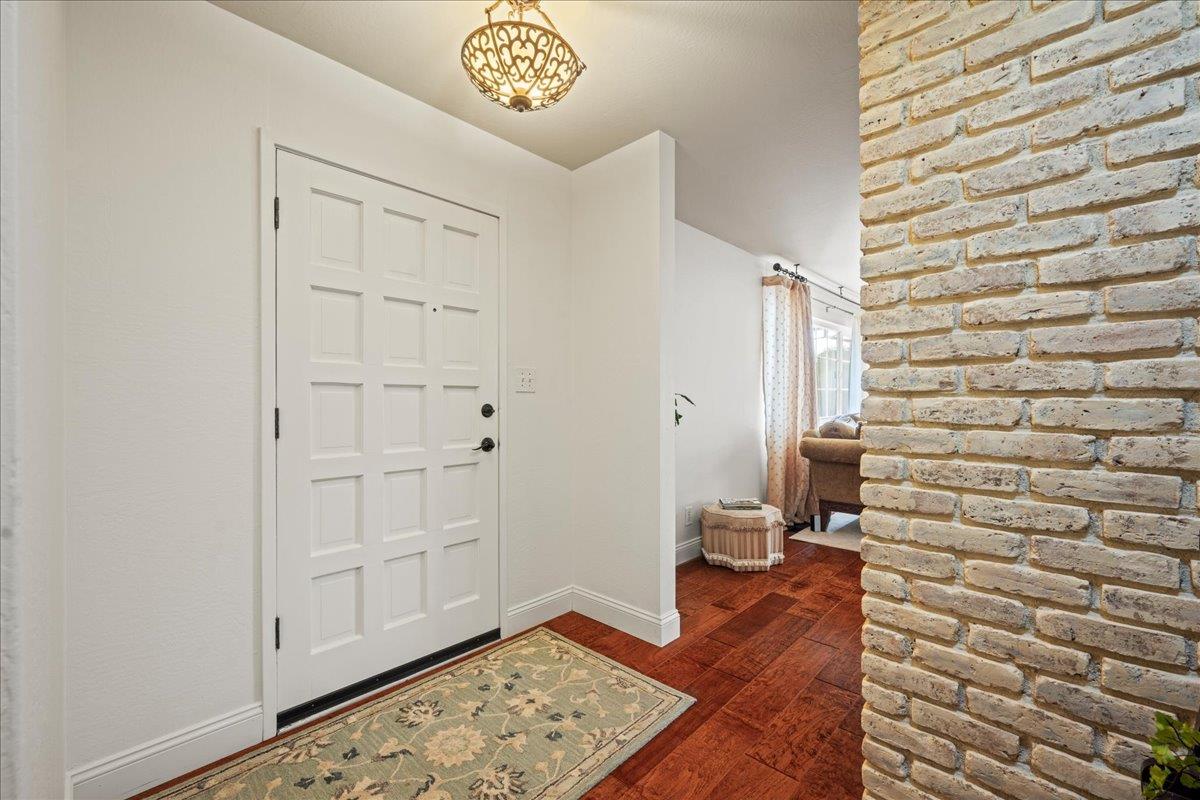 9460 Golden Drive