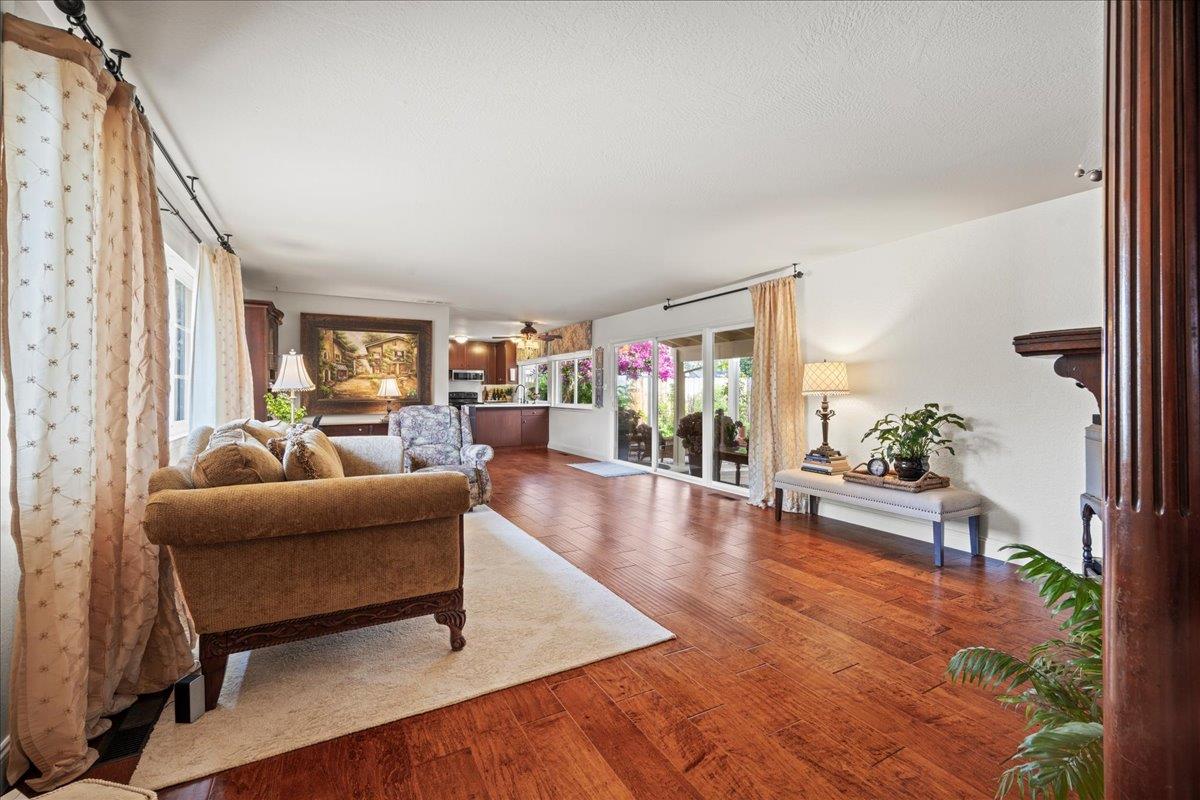 9460 Golden Drive