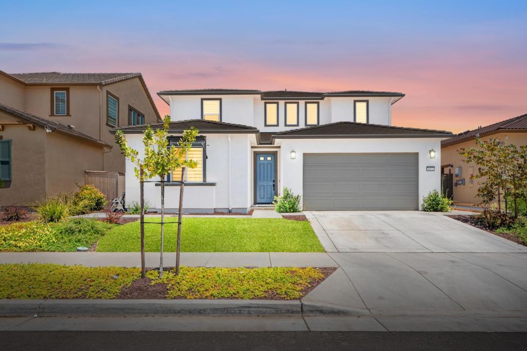 Photo of 5672 SailRock St, Sacramento, CA 95835 (MLS # 225123454)