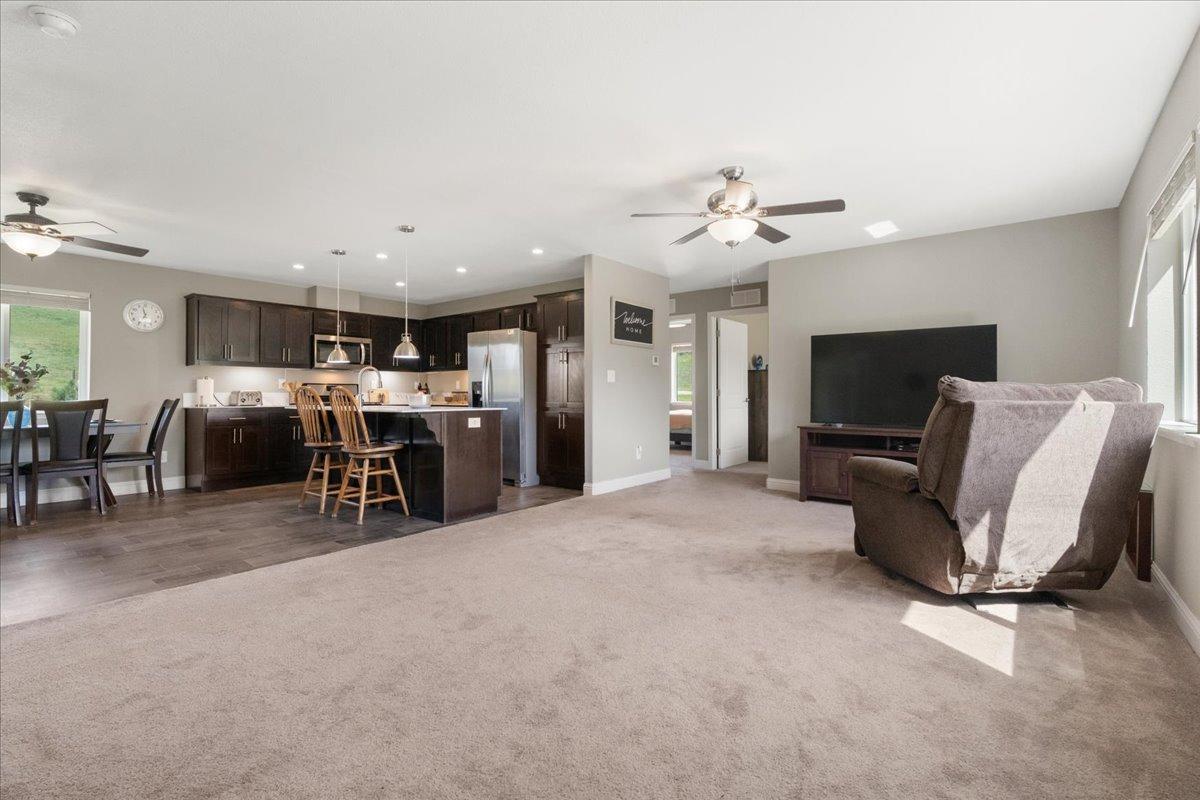 Grass Valley, California 95945, United States, 3 Bedrooms Bedrooms, ,2 BathroomsBathrooms,Residential,Pending,108292