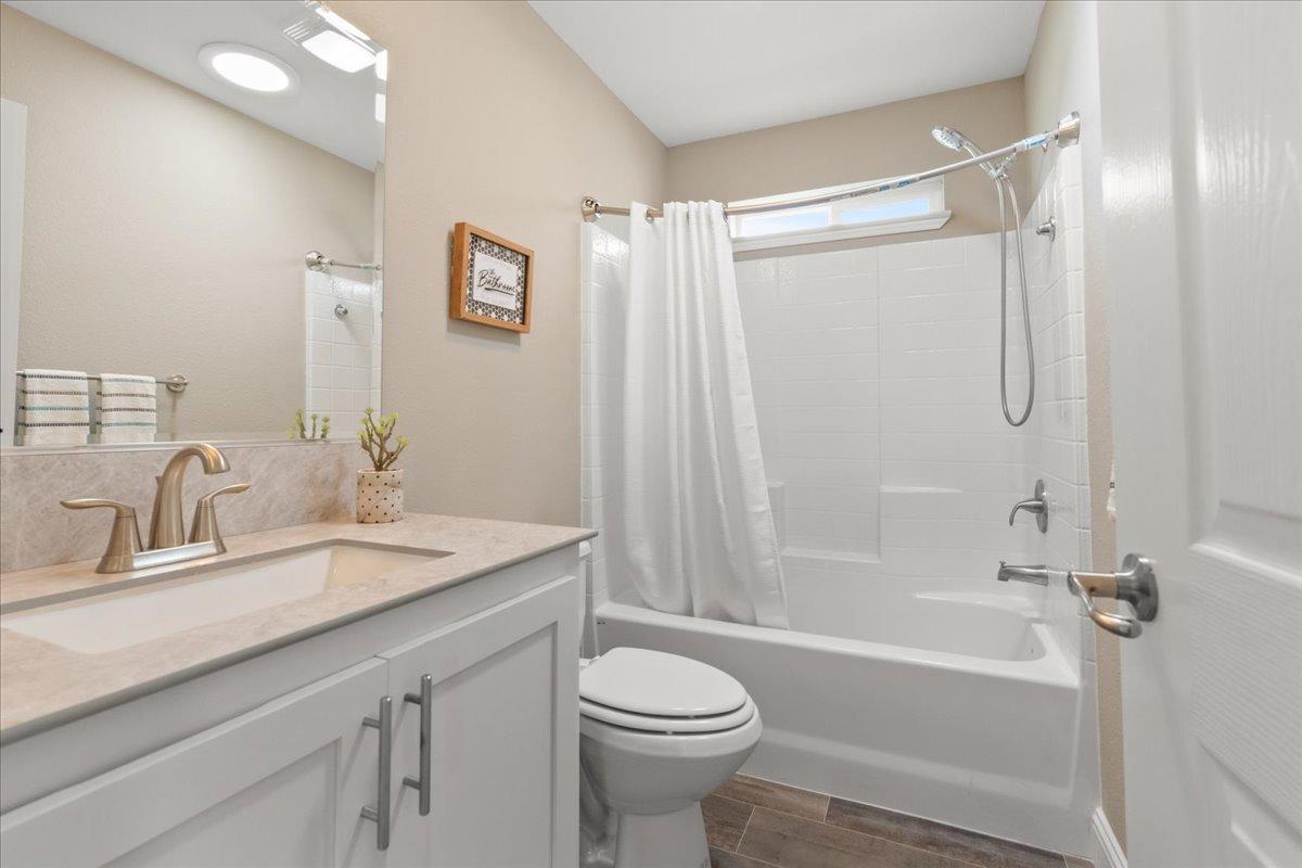 Grass Valley, California 95945, United States, 3 Bedrooms Bedrooms, ,2 BathroomsBathrooms,Residential,Pending,108292