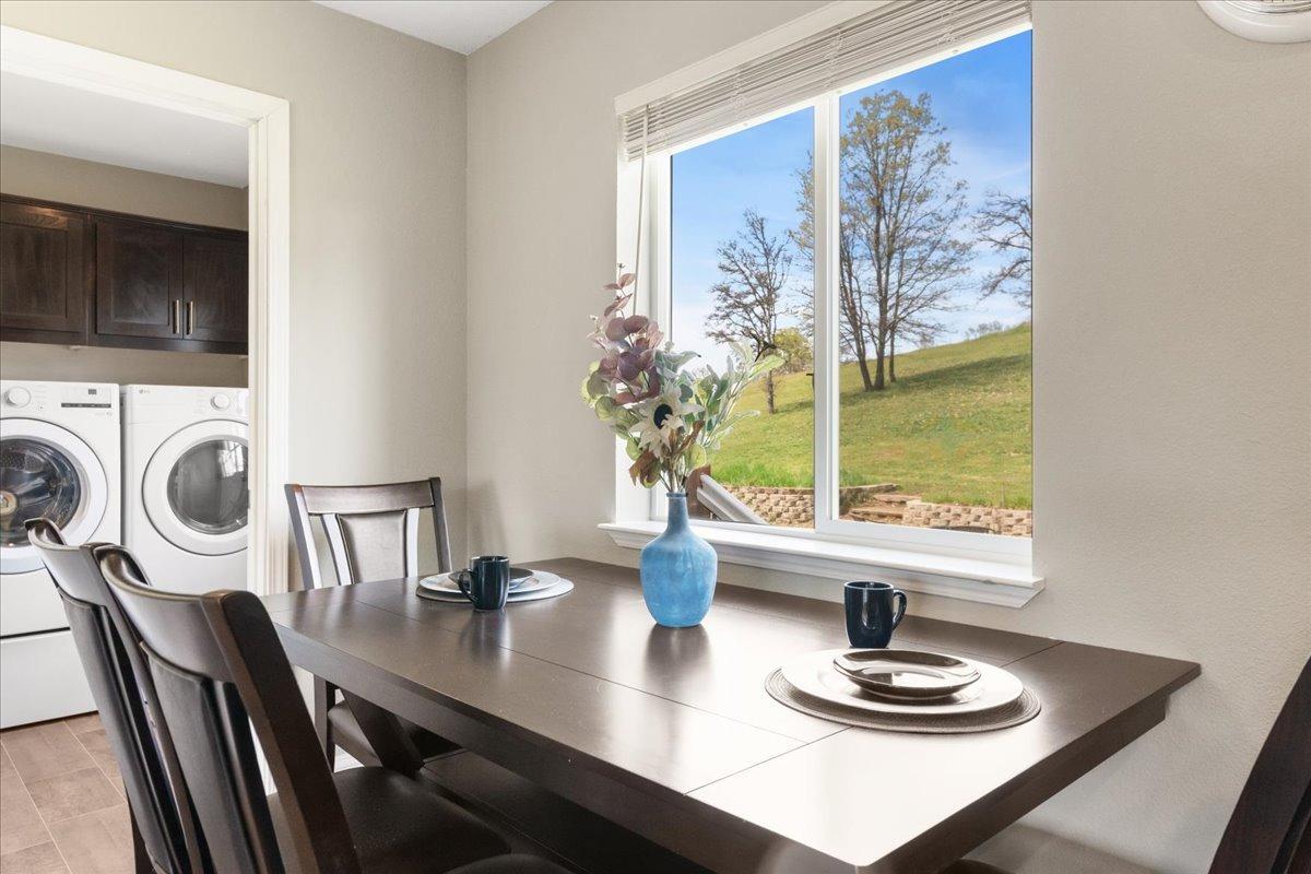 Grass Valley, California 95945, United States, 3 Bedrooms Bedrooms, ,2 BathroomsBathrooms,Residential,Pending,108292