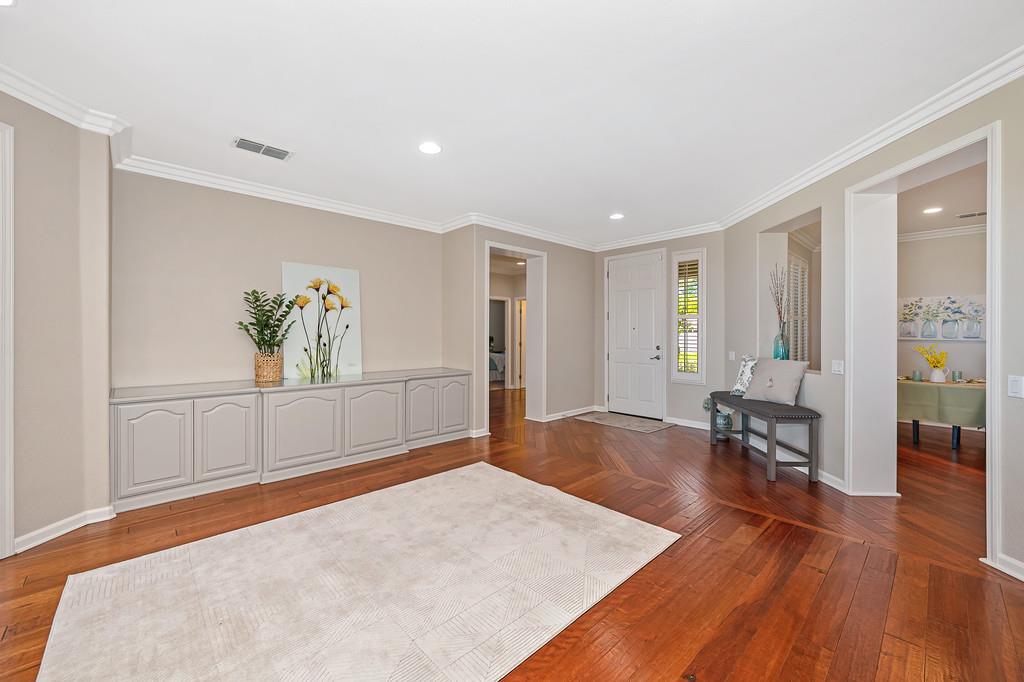 2229 Longspur Loop