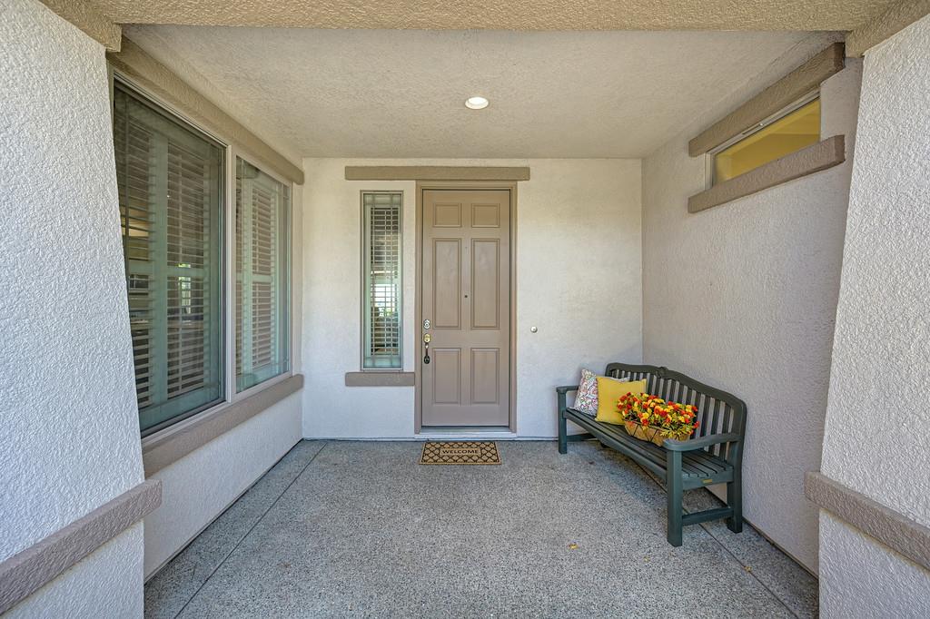 2229 Longspur Loop