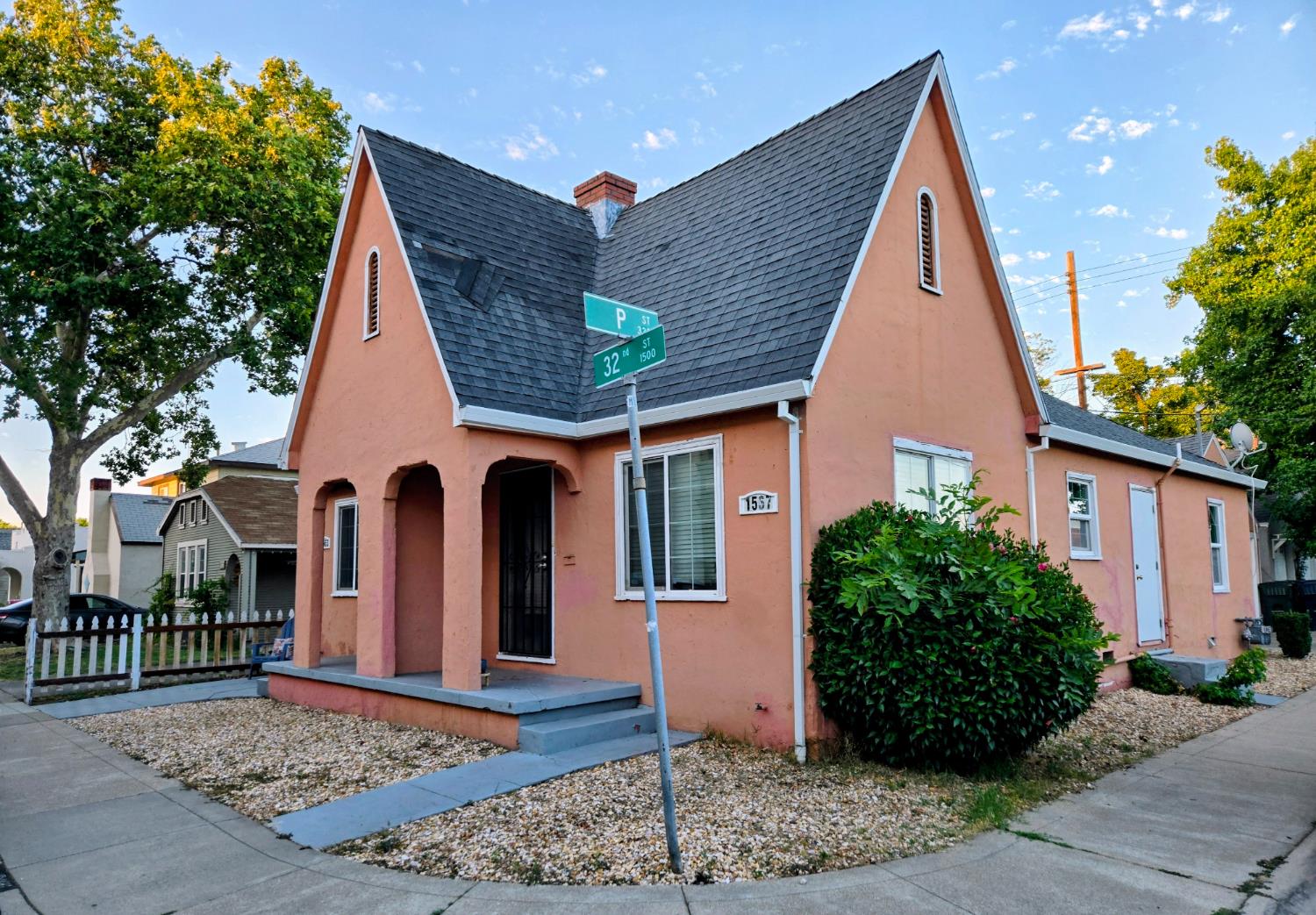 1563 32nd Street