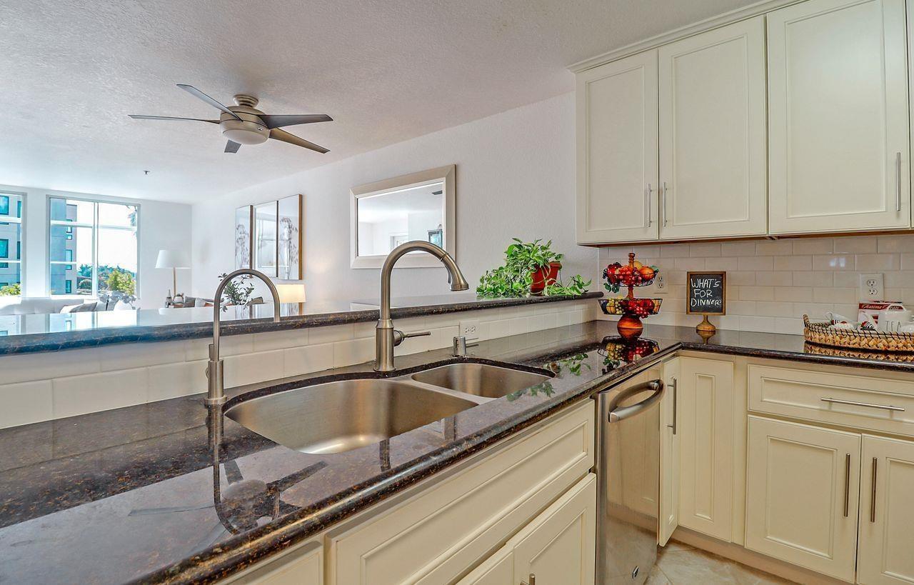535 Pierce Street 2209