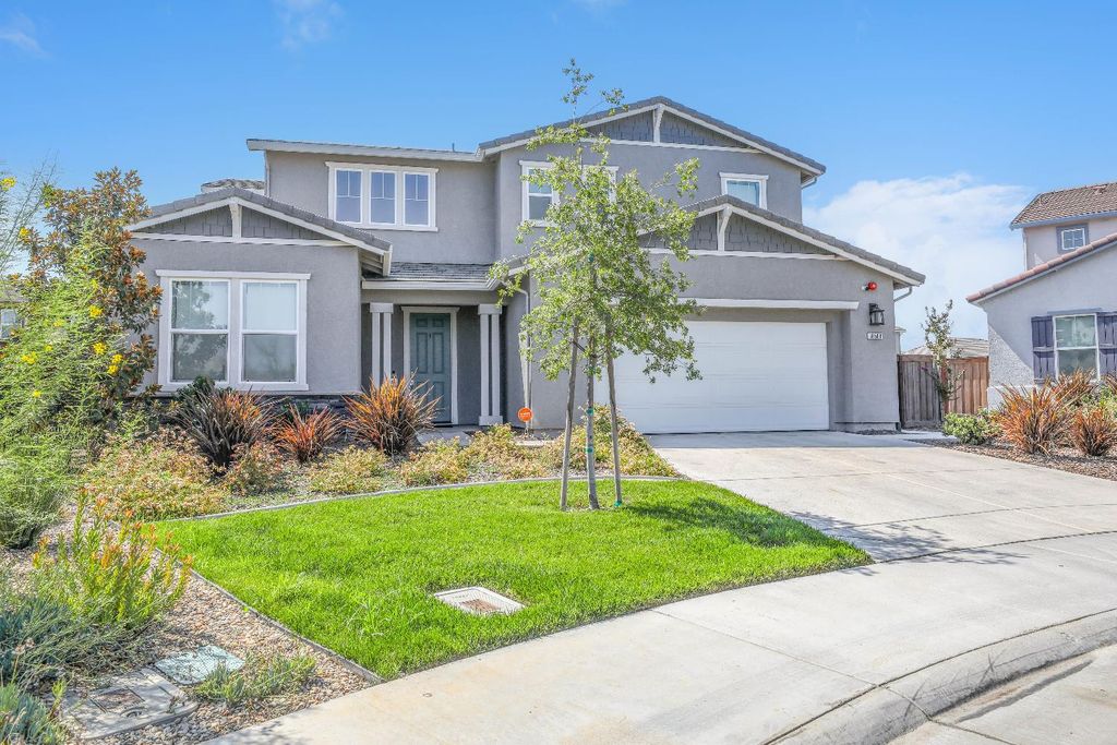 Photo of 10501 Tavoras Court, Elk Grove, CA 95757 (MLS # 225120672)