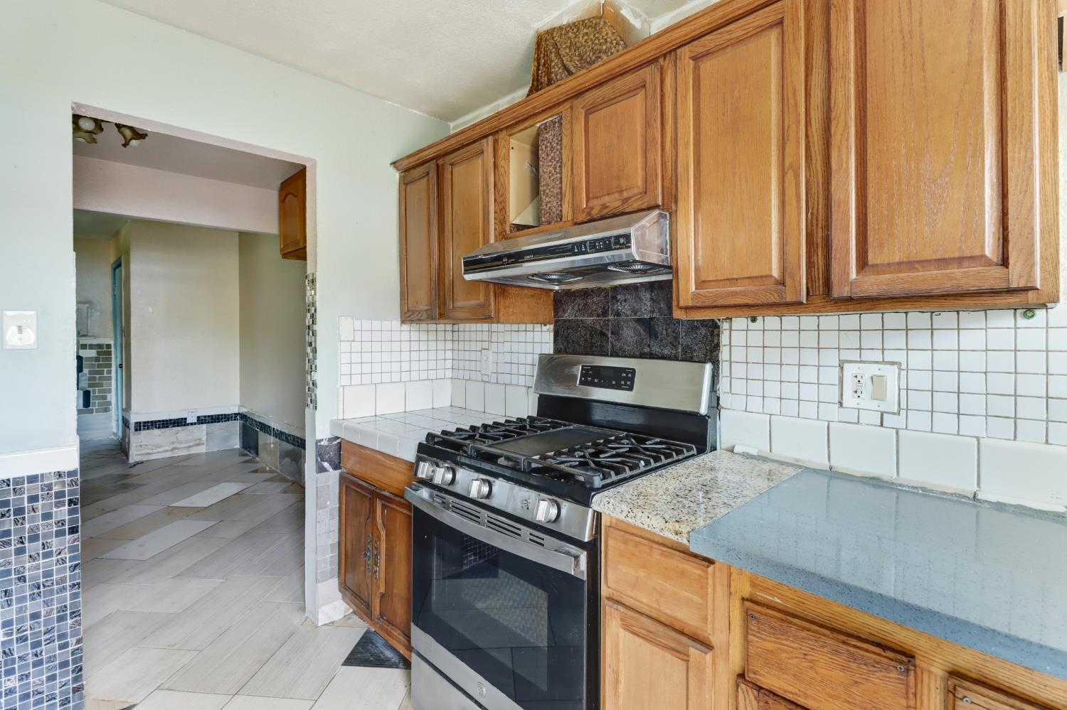 2585 Beaumont Street