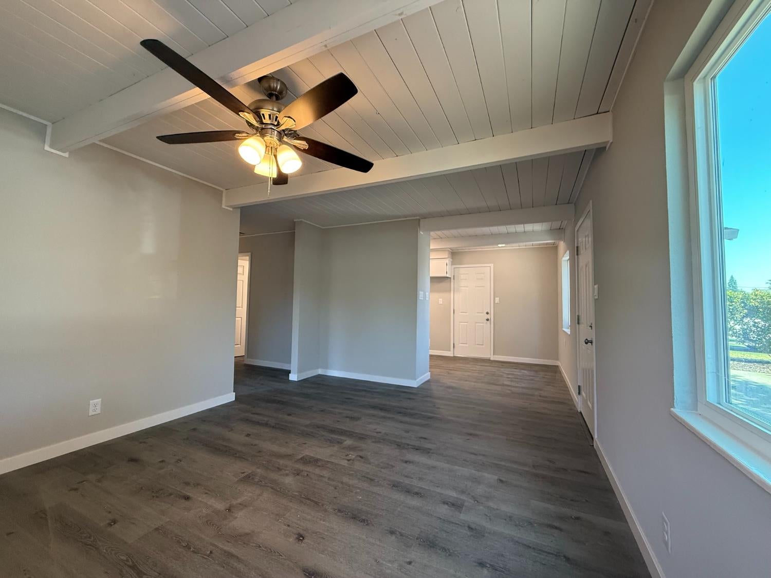 1424 Youngs Lane