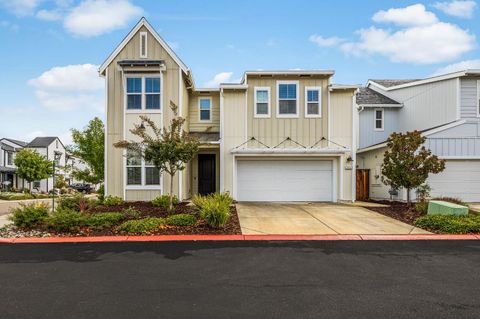 932 Farmhouse Way Folsom CA 95630