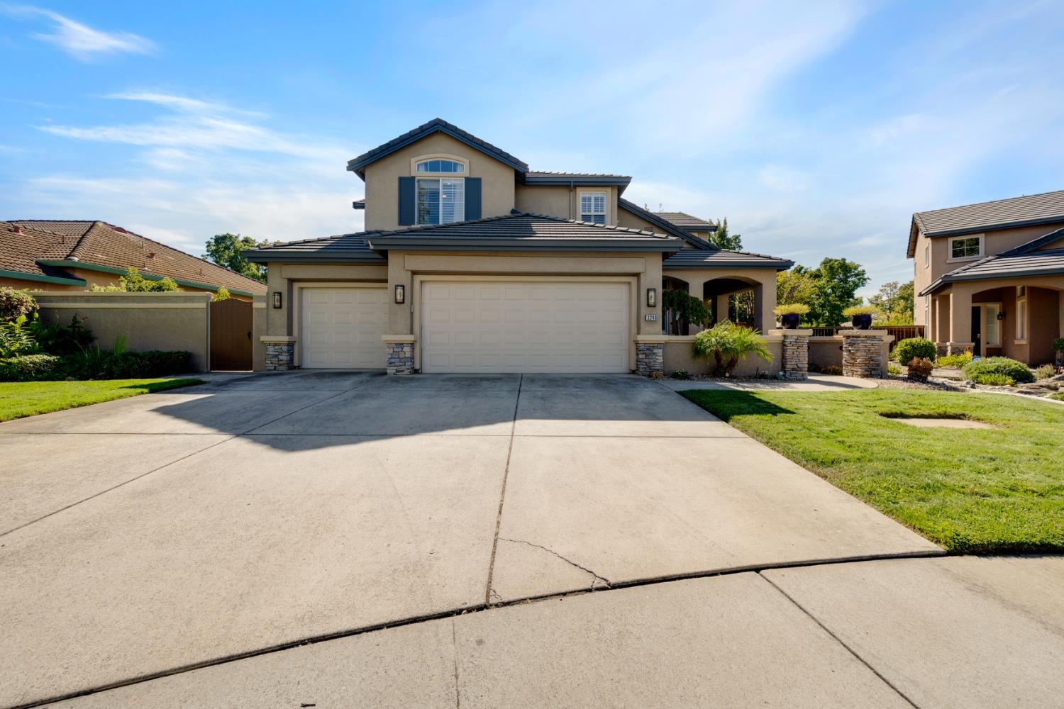 3240 Shelter Cove Lane