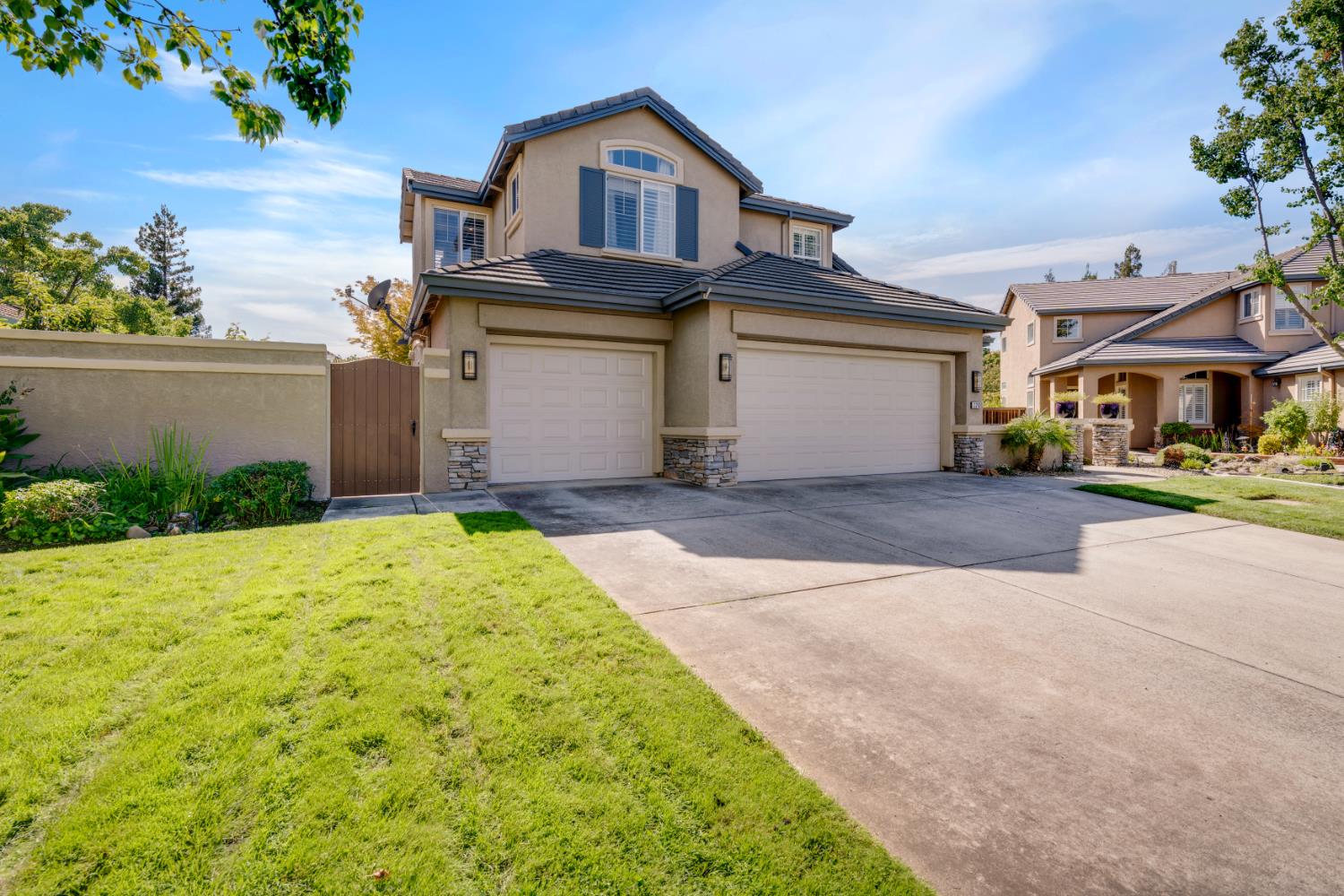 3240 Shelter Cove Lane