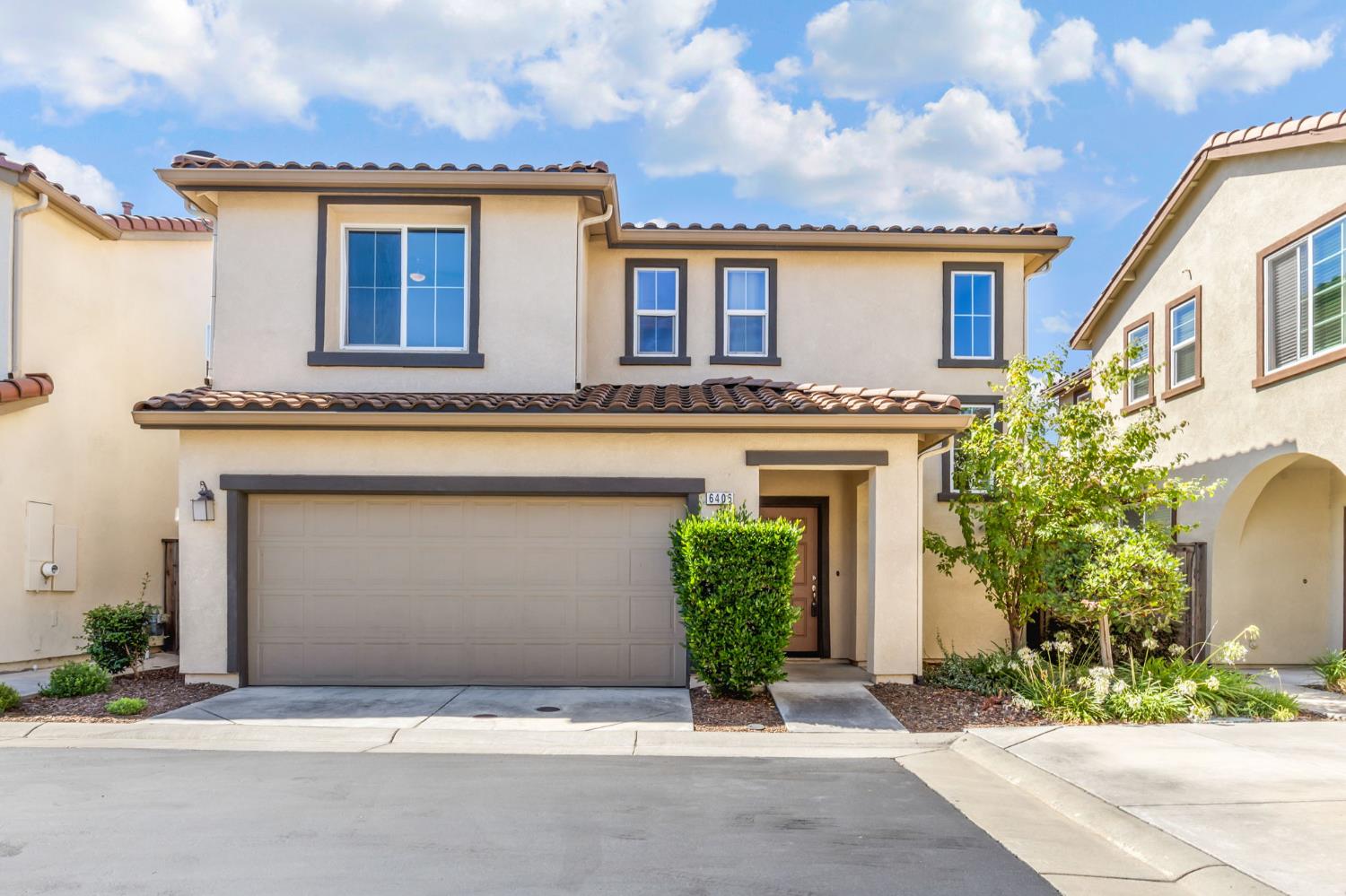 6406 Brando Loop
