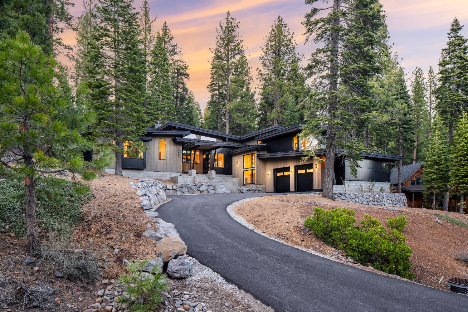 11900 Saddleback Drive