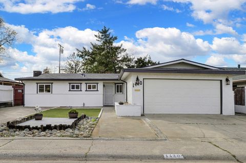 1420 Oakmont Drive, Roseville, CA 95661 - MLS#: 225024249