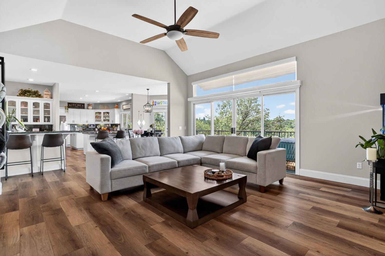 664 Shoreline Pointe