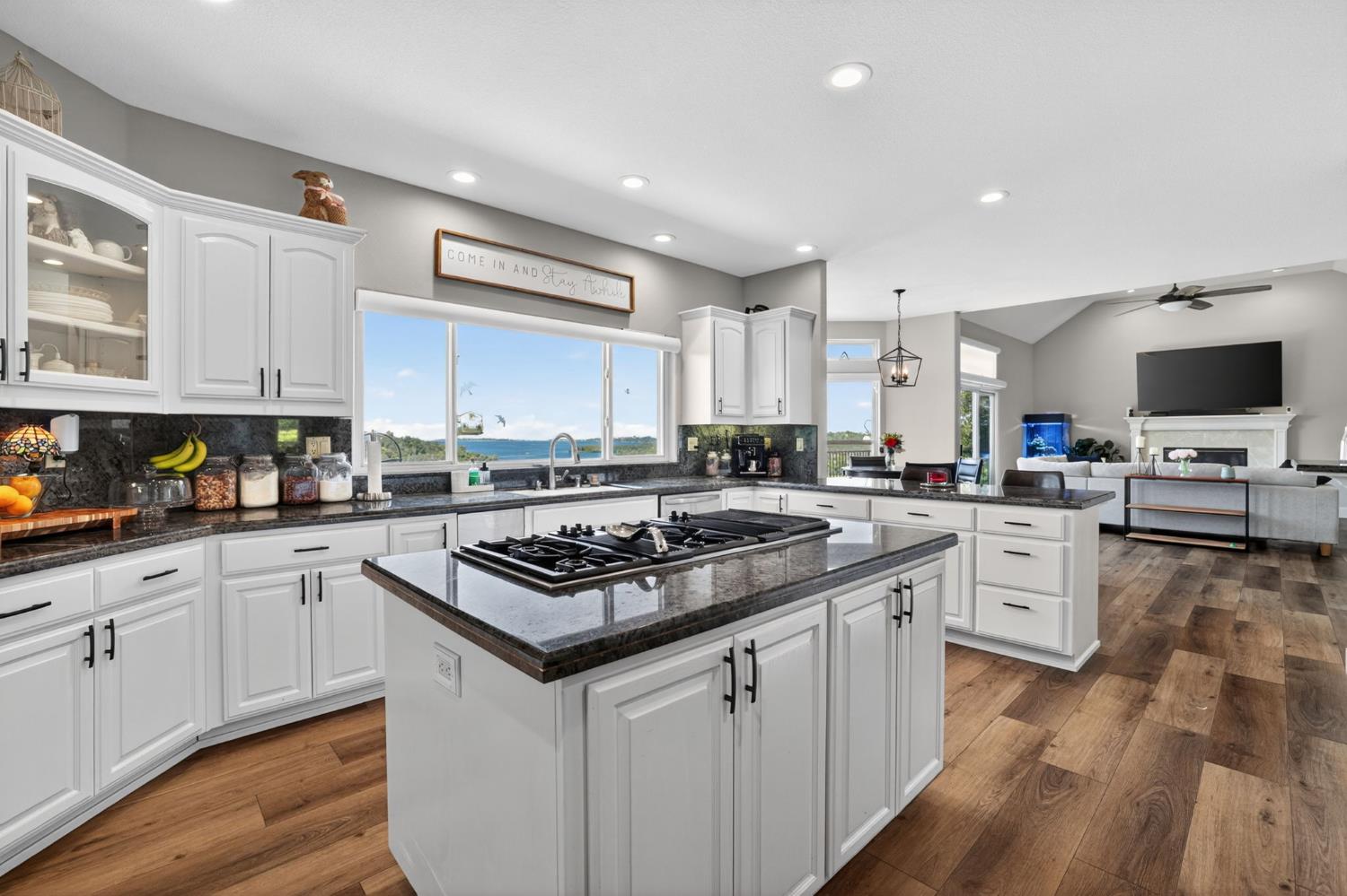 664 Shoreline Pointe