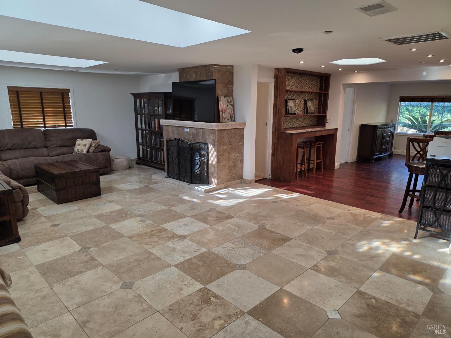 3606 Linda Vista Avenue