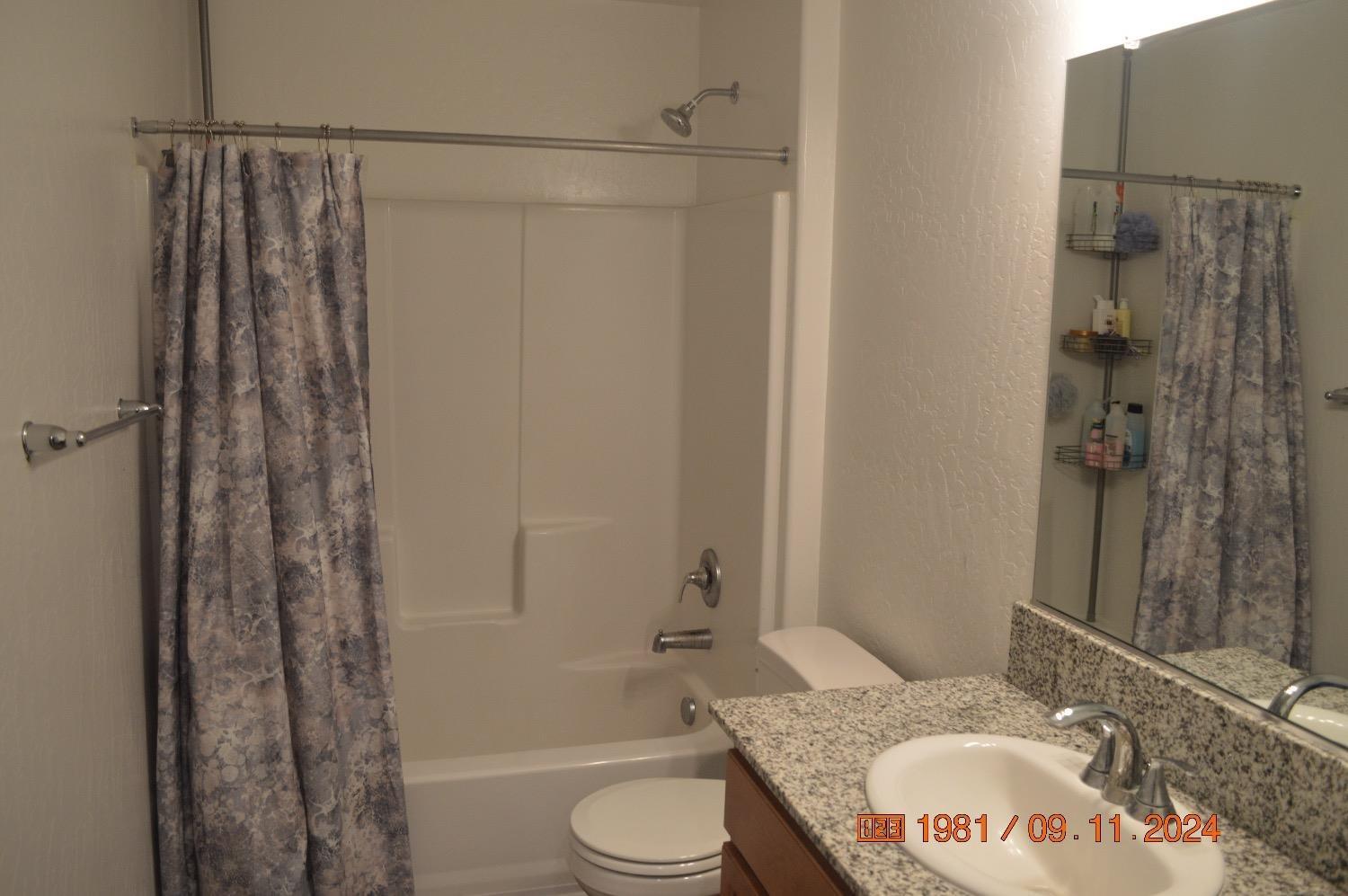 Chowchilla, California 93610, United States, 5 Bedrooms Bedrooms, ,3 BathroomsBathrooms,Residential,Pending,30774