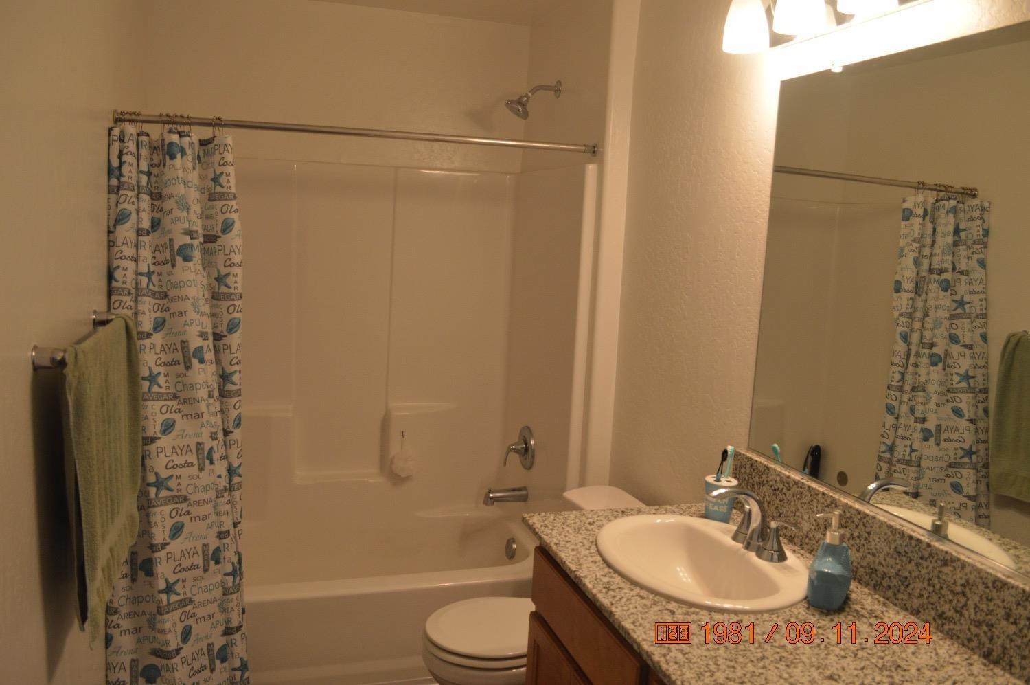 Chowchilla, California 93610, United States, 5 Bedrooms Bedrooms, ,3 BathroomsBathrooms,Residential,Pending,30774